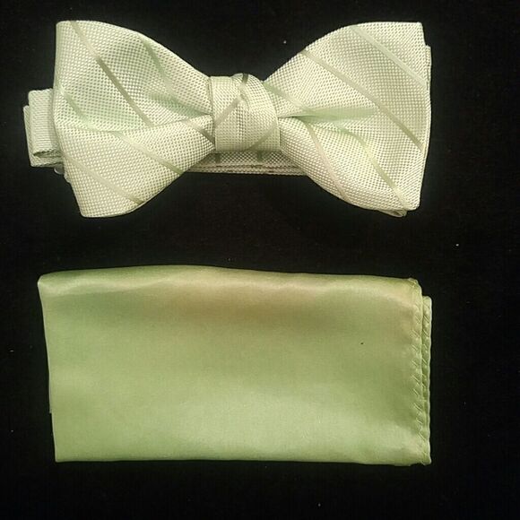 MEN'S LARR BRIO BOW TIE AND HANKY SET - Picture 2 of 2